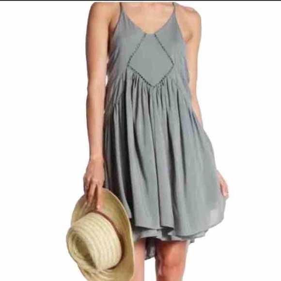 Romeo & Juliet Cutaway Swing Dusty Sage Dress Size M NWT - Picture 1 of 4
